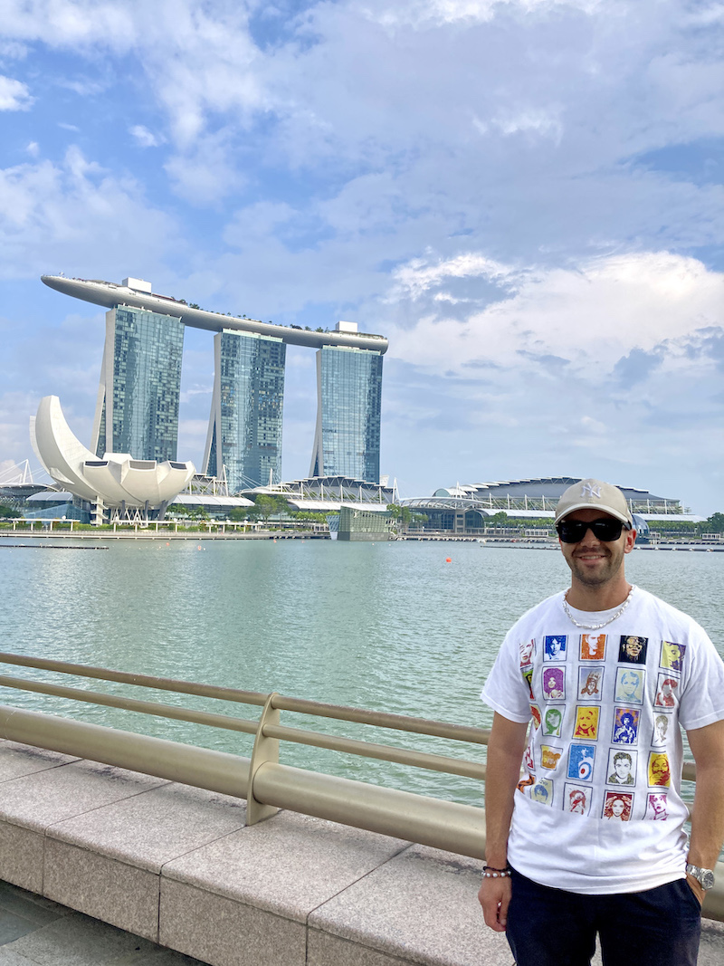 Kerwin Blackburn in Singapore with his painting art t-shirt