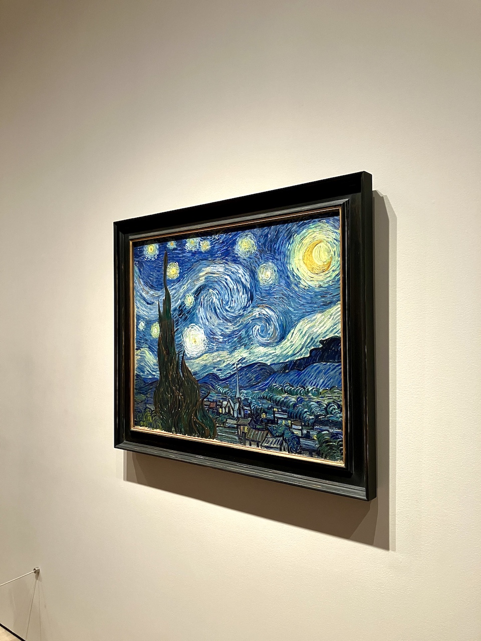 Vincent van Gogh's The Starry Night at MoMA, Museum of Modern Art, New York | photo By Kerwin