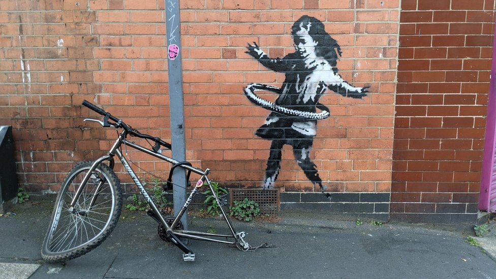 Banksy's Hula-Hoop Girl